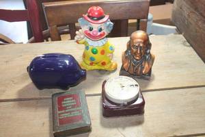 lot 3504 image: Vintage Banks