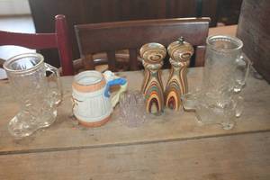 lot 3505 image: Vintage Salt & Pepper Shakers & More