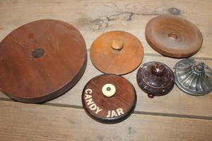 lot 3527 image: Misc. Lids