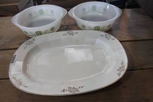 lot 3529 image: Vintage Glasbake Casserole Dish & More