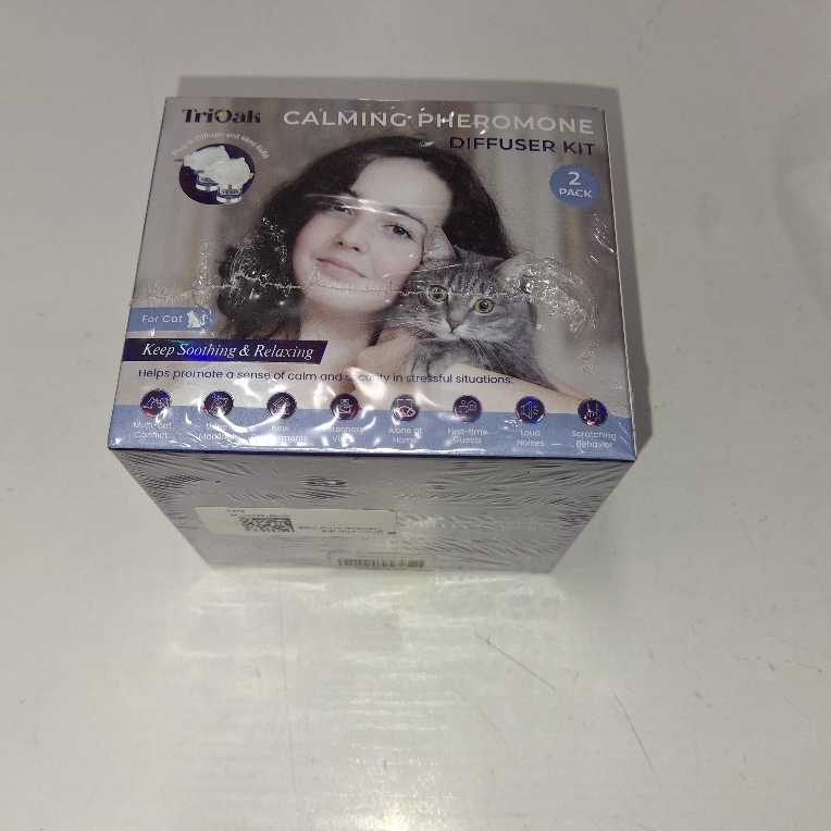 lot 19031 image: TRIOAK CALMING PHEROMONE DIFFUSER KIT