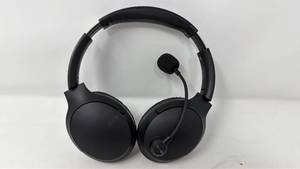 lot 103 image: Bluetooth Headphones Model BT9945 with Microphone