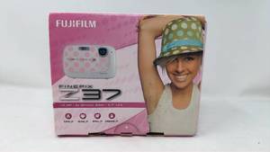 lot 143 image: Fujifilm FinePix Z37 10MP 3x Optical Zoom 2.7 LCD Digital Camera - Retail $0