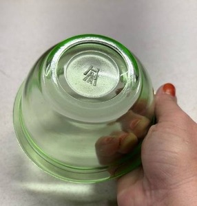 lot 272 image: Uranium Anchor Hocking Green Glass Bowl