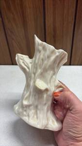 lot 290 image: Belleck Porcelain Ceramic Figure Tree Form Sculptural Accent Vase