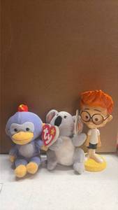 lot 200 image:  Collectible Toys 