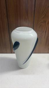 lot 208 image: Mid Century White Glass With Blue Glass Swish