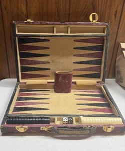 lot 232 image: Vintage Backgammon Game Set in Carrying Case
