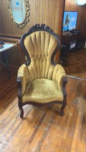 lot 253 image: Victorian Parlor Chair, Solid & Sturdy