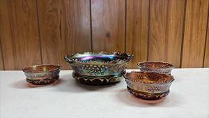 lot 101 image: AMETHYST CARNIVAL GLASS ROUND FRUIT BOWLS (3) 5 Inch Diameter (1) 9 Inch Diameter