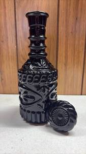 lot 116 image: Vintage Mid-Century Jim Beam Black Glass Decanter