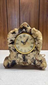 lot 154 image: Vintage Mid-Century Modern Lanshire electric mantel clock featuring a clear resin body filled with embedded crushed Mother of Pearl oyster shell fragments AKA Vomit Clock (untested)