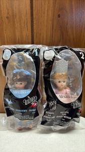 lot 188 image: McDonalds Happy Meal 2008 Madame Alexander Wizard of Oz Dorothy and Glinda