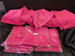 lot 109 image: Cloth Napkins