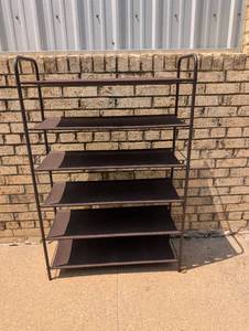 lot 124 image: 6 tier cloth and metal shelving