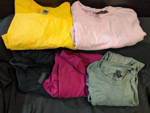 lot 128 image: T-shirts size 3XL