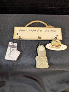 lot 144 image: Worlds Greatest Waitress