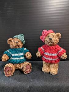 lot 146 image: Boyds Bears 2 piece lot