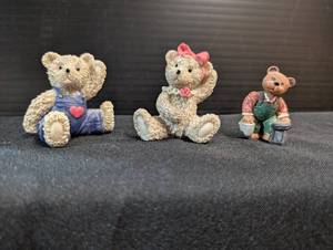 lot 148 image: Small Bears lot of 3