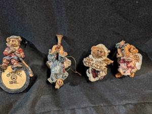 lot 149 image: Bears Christmas Ornaments