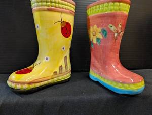 lot 164 image: Ceramic shoe planters