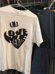 lot 190 image: 2 t-shirts