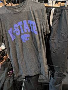 lot 194 image: K-State t-shirt and sports pants