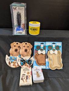lot 200 image: Doggy Gift Set