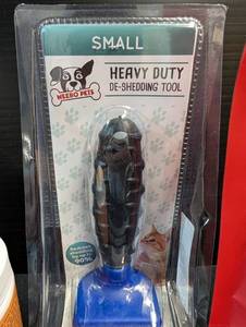 lot 204 image: Doggy Gift Set