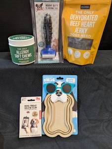 lot 205 image: Doggy Gift Set