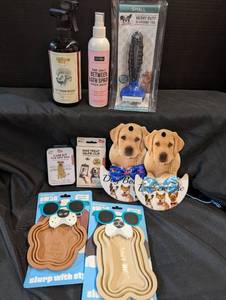 lot 207 image: Doggy Gift Set
