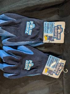 lot 163 image: Polar Gripz gloves NEW