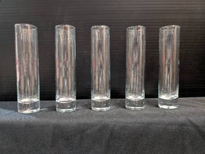 lot 238 image: bud vases