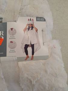 lot 19197 image: Critter Wrap Super Soft Faux Fur White One Size Fits Most, Unicorn