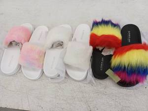 lot 19228 image: Portland Fuzzy Slide Slippers - Multicolor 3 Pack Size 9