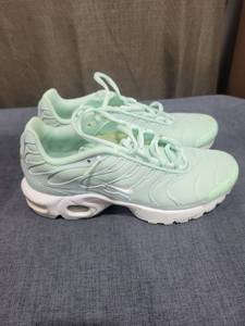 lot 1515 image: Nike Air Max TN Plus Running Shoes Mint Green White Pair Size 7Y