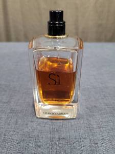 lot 1545 image: Giorgio Armani Si Eau de Parfum Spray Fragrance Partial Bottle
