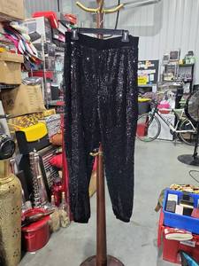lot 1555 image: Forever 21 Black Sequin Pants OX