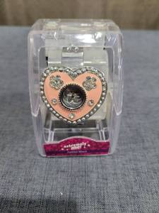 lot 1569 image: Extremely Me Fashion Watch Heart-Shaped Peach Rhinestone