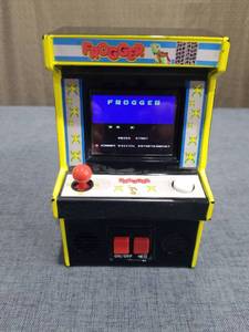 lot 1581 image: Konami Frogger Arcade Game Mini Cabinet
