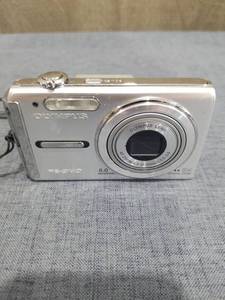 lot 1613 image: Olympus FE-340 Digital Camera 8.0 Megapixel No Charger