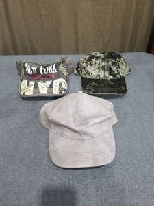 lot 1626 image: Lot of 3 Baseball Caps Assorted Colors and Styles