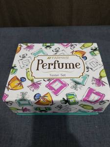 lot 1650 image: Farmasi Perfume Tester Set 12 Piece
