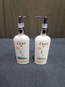 lot 1652 image: Dove Daily Moisture Shampoo and Conditioner Set 240ml 8.11 fl oz