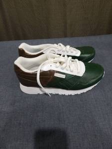 lot 1675 image: Reebok Classic Sneakers Green White Brown Size 6.5