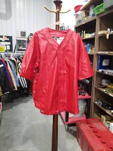 lot 1695 image: Nova Men Red Short Sleeve Button-Up Shirt XL