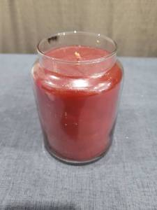 lot 1712 image: Macintosh Apple 28oz Jar Fill Scented Candle 120 Hour Burn Time