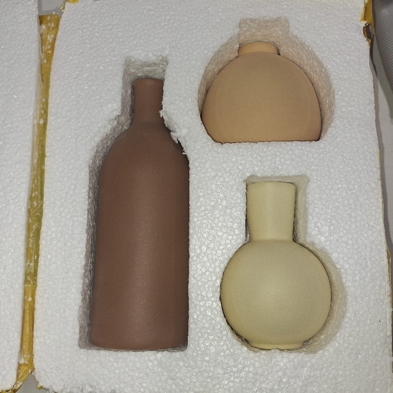 lot 10603 image: Ceramic Vase Set of 3, Vases Home Decor Rustic Farmhouse Decorative Vase Pottery Vases for Bouquet Pampas Grass Dried Fresh Flowers, Table Living Room Kitchen Bedroom Bathroom - Brown