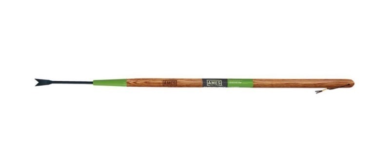 lot 135 image: Ames 43 Inch Forged Dandelion Weeder with V-Notch Blade