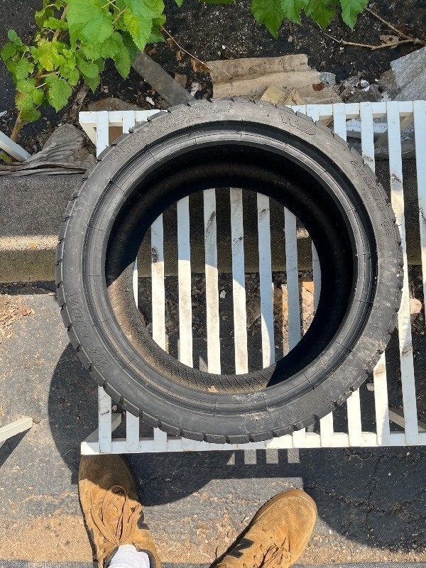 lot 377 image: Wanda WD Tire 21535-12